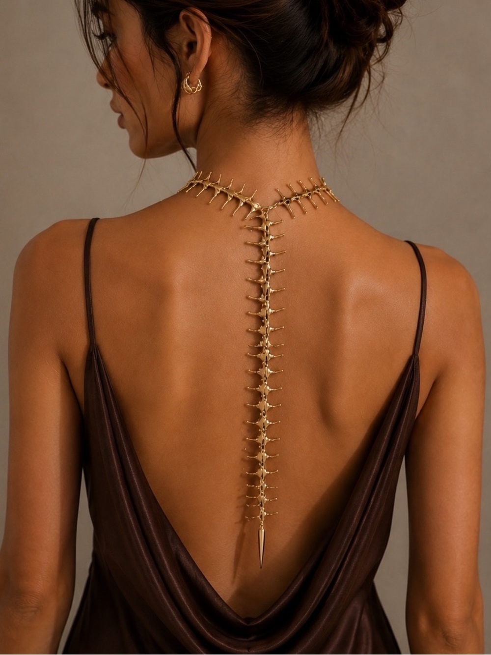 Luxury Gold Spine-Style Back Necklace - Picture 2 of 3
